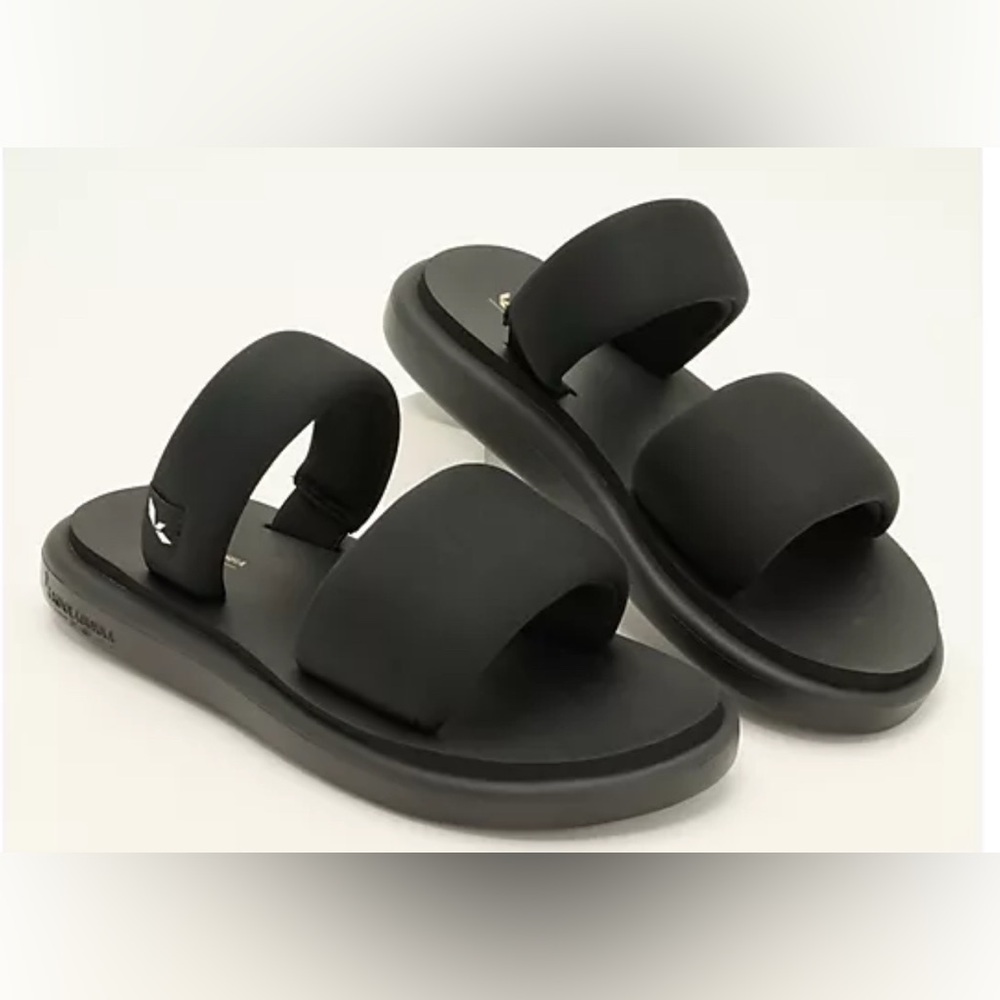 Koolaburra by UGG Slide black Sandals-size 6